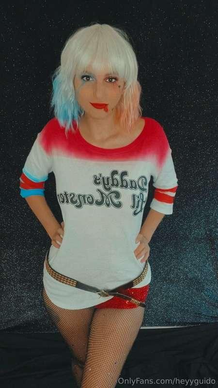Swipe to undress Harley Quinn ❤️💙
