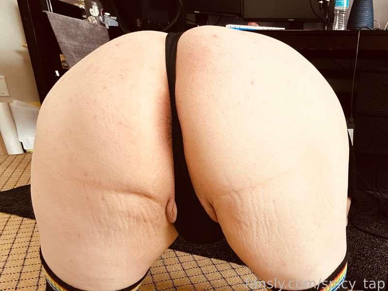 have some booty pics 💋💙
#gay #femboy #fishnets #thighhighs #thong
