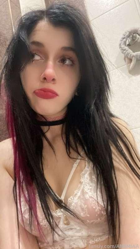 I love anime and animals🐱 And what do you like?❤️