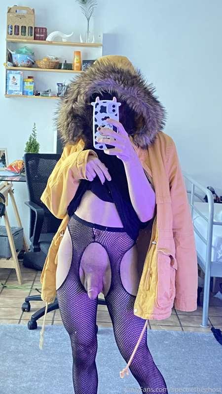 Behind the scenes of me going outside :3