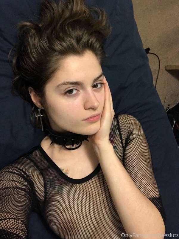 happy holidays I wanna be kissed