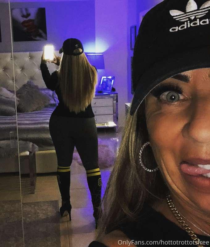 Thick Thursday 
🔥check out my 💥VIP PAGE💥 where 
I post all m..