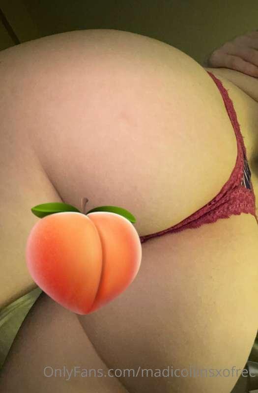 happy thong thursday 😛 let’s chat & have some fun today! dm ..