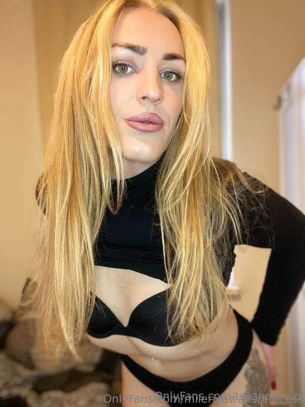 HOT Ts-girl @mileriyatransprincess⚠️𝐒𝐡𝐞 𝐇𝐚𝐬 𝐚 𝐡𝐨𝐭 𝐂𝐨𝐧𝐭𝐞𝐧𝐭⚠️🔥..