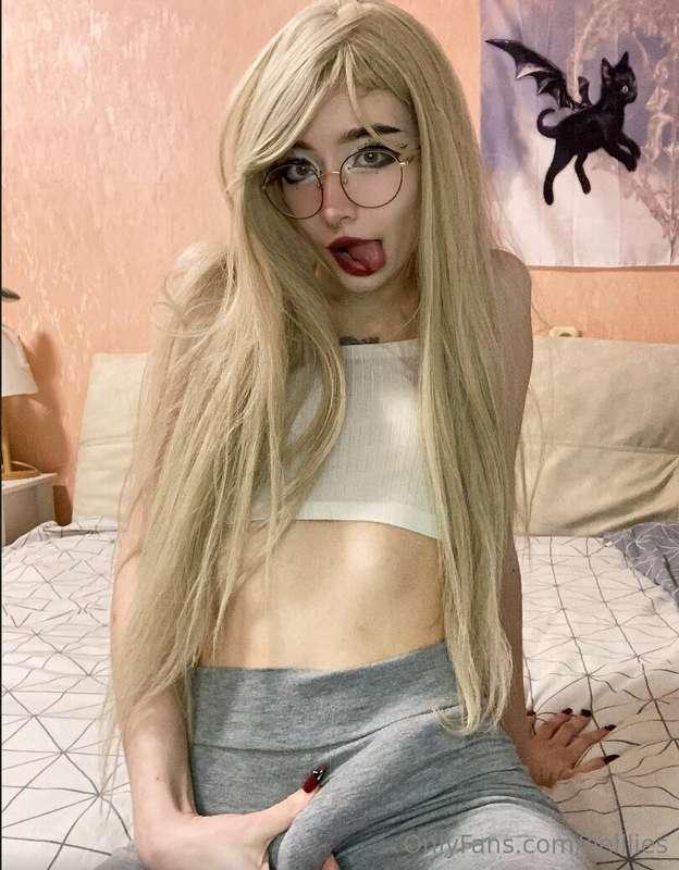 GORGEOUS BEAUTY @DAAADDYKITTYYY18 IS REAL SEX NYMPH🤤🤤🤤🤤 SHE ..