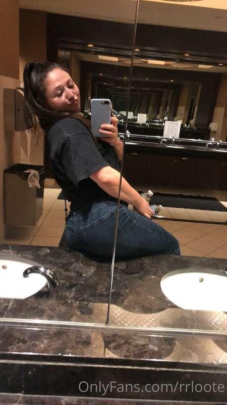 rjloote image #0