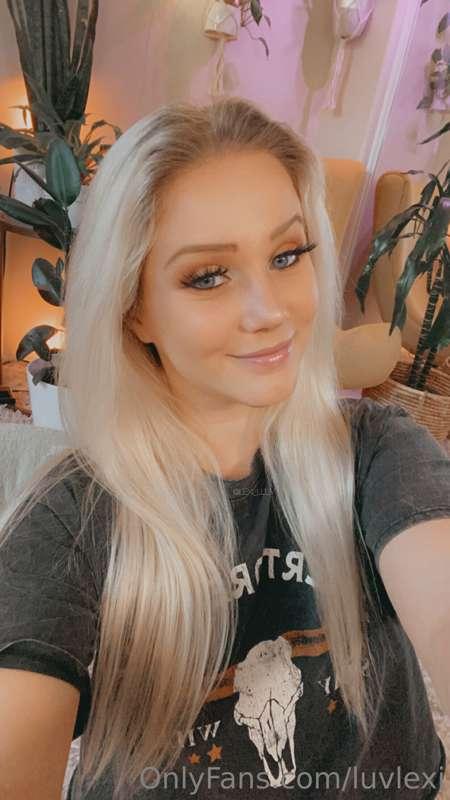 I’m live for Sunday funday 🧡 lexiluv.live
