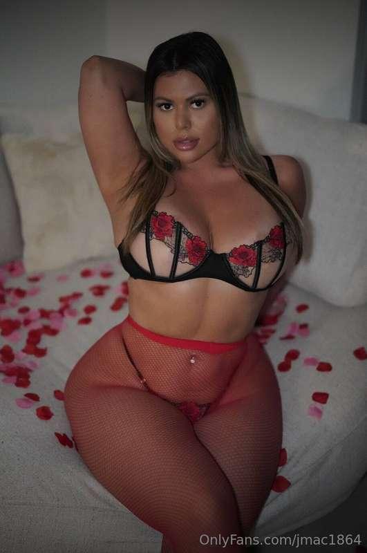 ❌ BRAND NEW ❌So this is my friends ex girlfriend..... I knew..