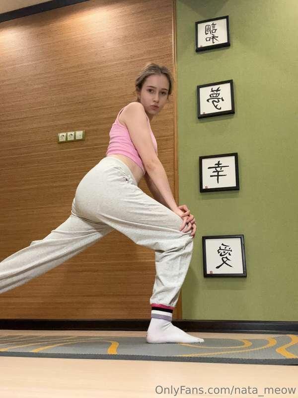 Time for yoga at home 💋#ai