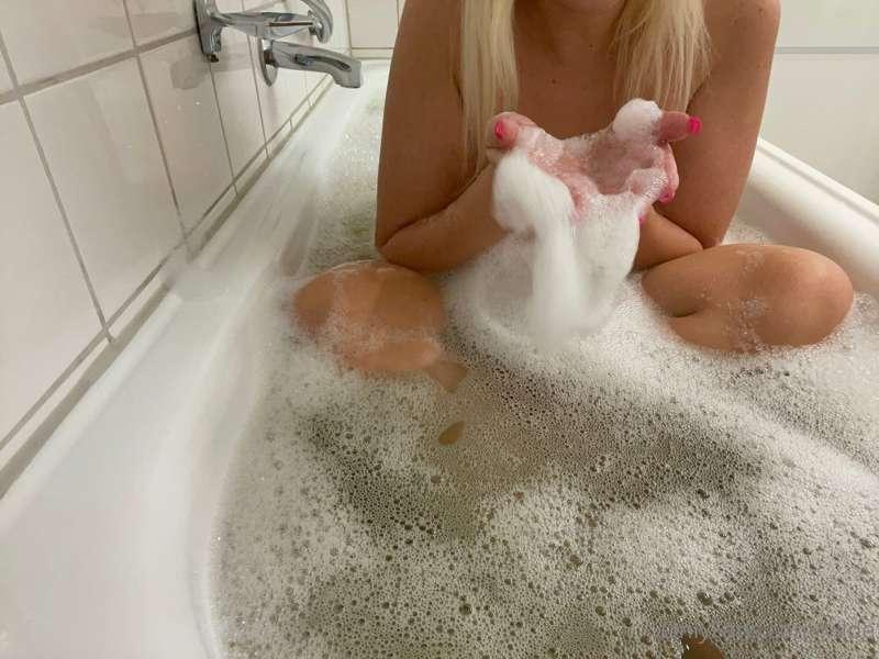 😘