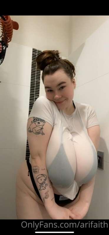 do u like juicy titties?
