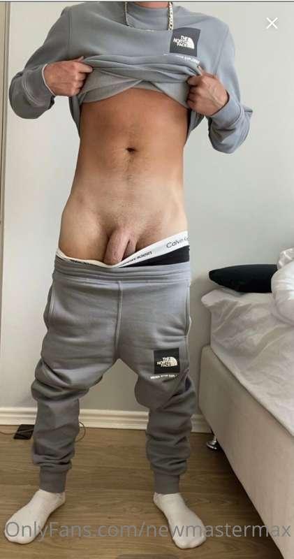 Smell my dick 😇