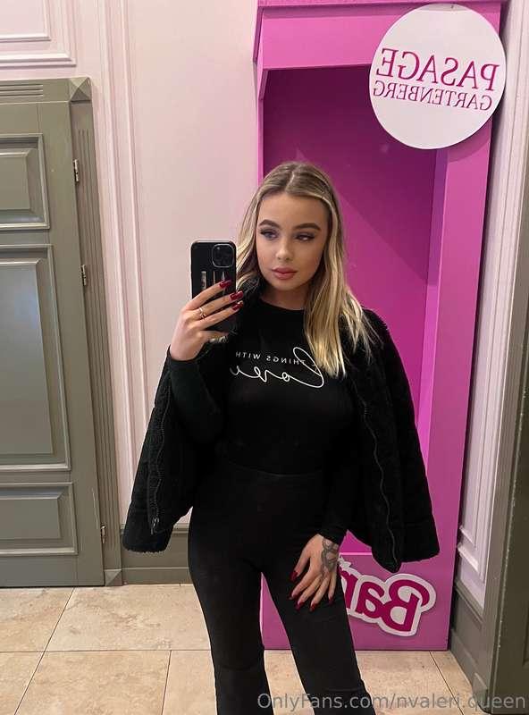 Confidence in all black 🖤 Keeping it classy, keeping it bold..