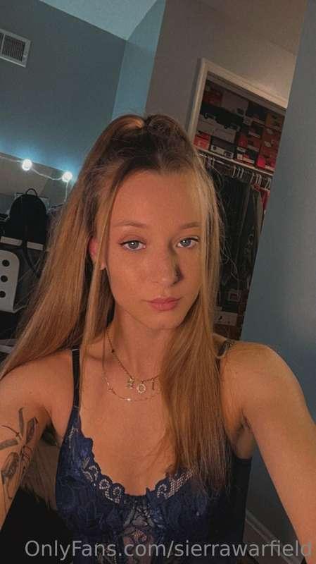 you guys loved the selfies from before so here is a few more..