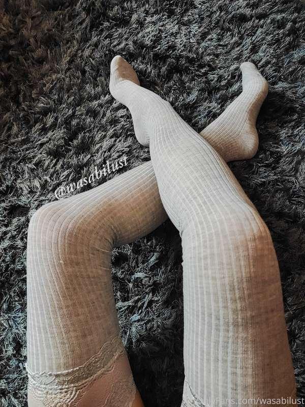 Who likes overnkee socks?