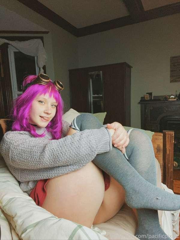 Full Ramona Flowers set 🌸
[lewd and topless]