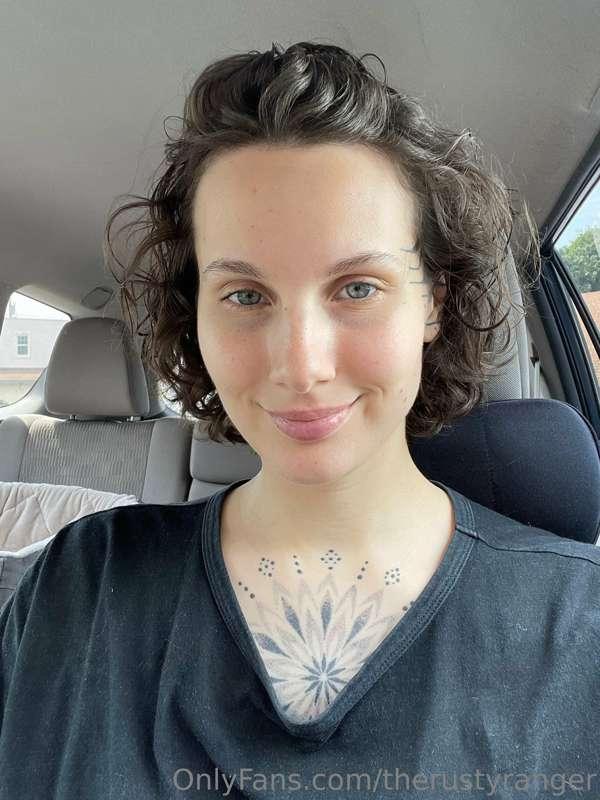 Halfway to the weekend 🤍