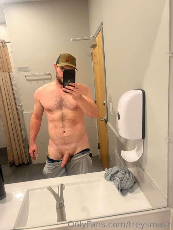 I think they purposely put bad lighting in the gym bathrooms..