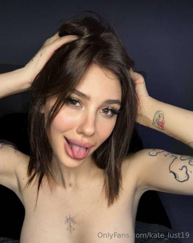 ⚡️@elisabrownie NOW WET⚡️Oh my god @elisabrownie wants you....