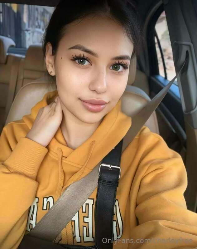 🔥 STOP SCROLLING🔥
This beauty @stellalalalala will play with..