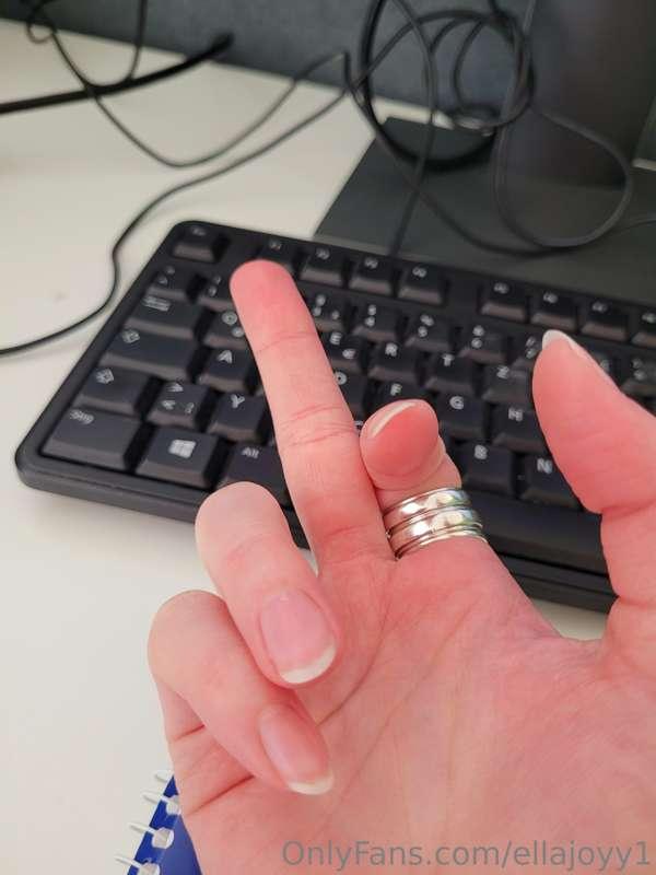 Simp for My (bigger than your ugly dick) finger.