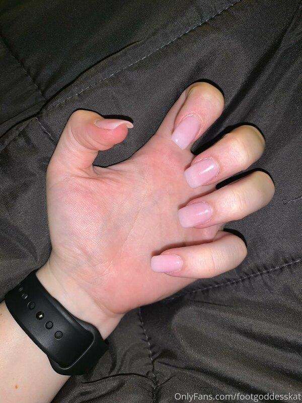 Imagine these nails ripping you to shreds ☠️