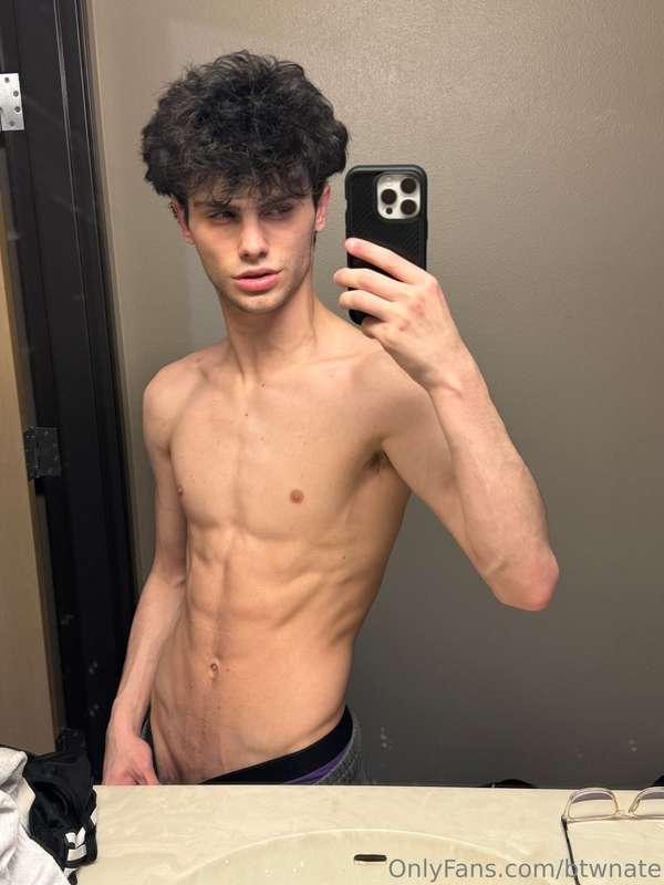 Undress me with your mouth 😏