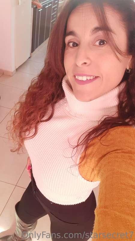 Aquí estoy bebe, si me pides amor, soy tuya 

Here I am baby..