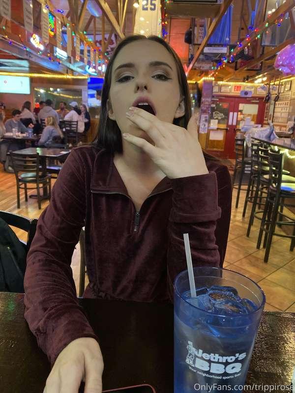 she’s so sexy 
that’s why i had to lick her last night 😛🥺
@l..