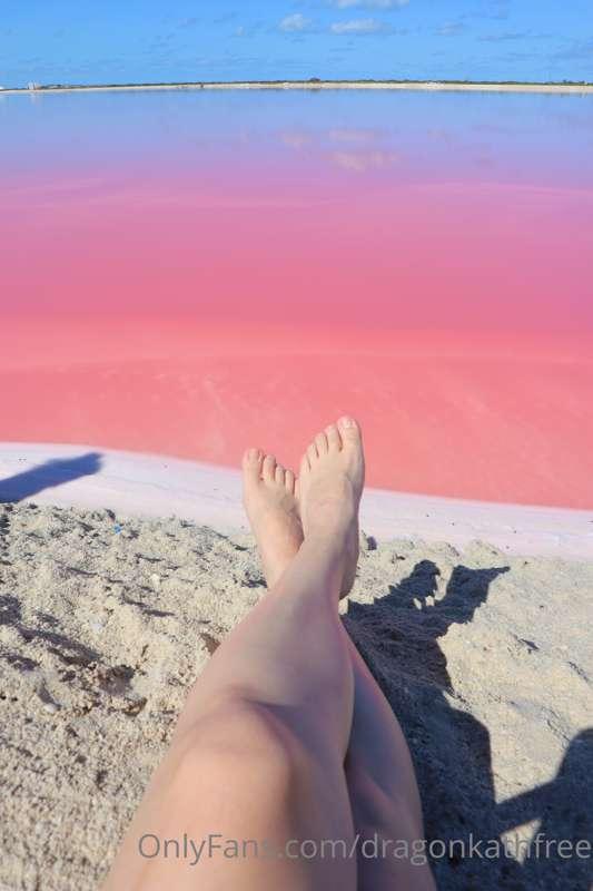 Barefeet at pink lake 🦩
This place is amazing!