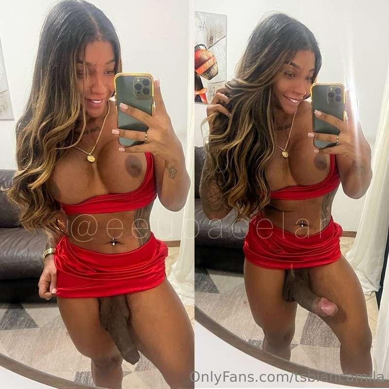 Hello daddy👋 my new friend is super sexy🤤🔥she's a sex bomb💣
..