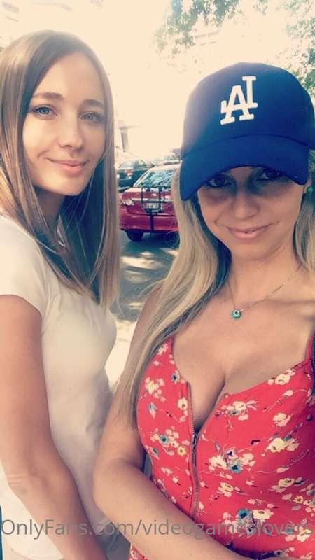 Send me a tip if you want to buy us ladies a bottle of champ..