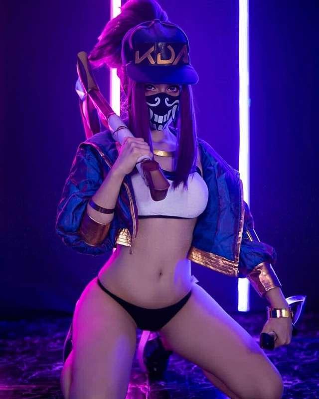 KDA Akali set preview 