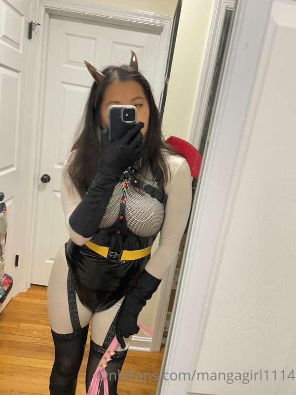 Found some gloves 🙈