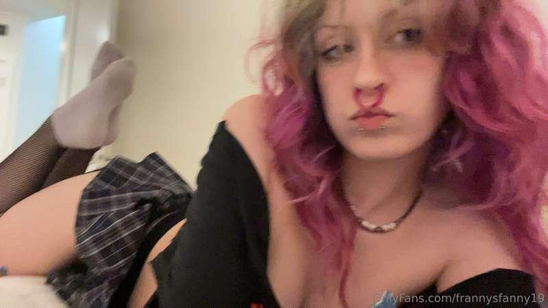 Hello kitty buttplug to match the hello kitty shirt, can see..