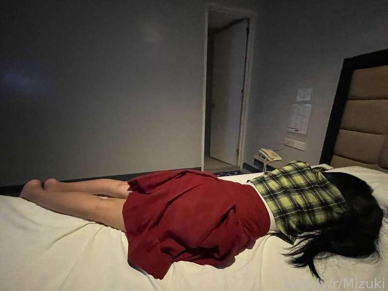Sexy student🤯👌

#student #schoolmate #classmate #school
#schooluniform #uniform #teen #fuckbuddy #slim #sexy #legs #touching #sleeping