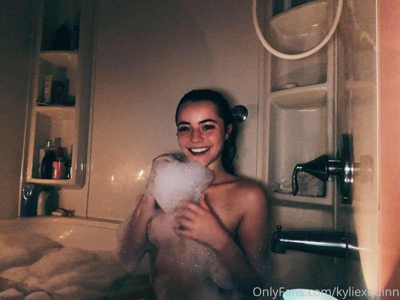 Bubble bath 🛀💦