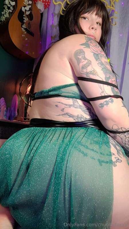 in the words of cher - "let's hear it for the back of the dr..