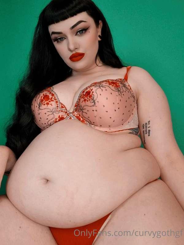 curvygothgf image #0