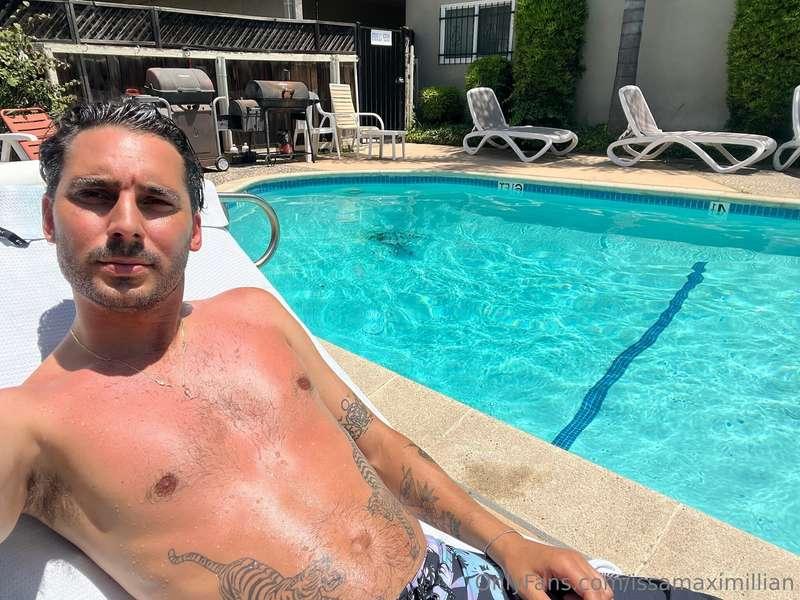 Just soaking up the sun, who wants to join? 