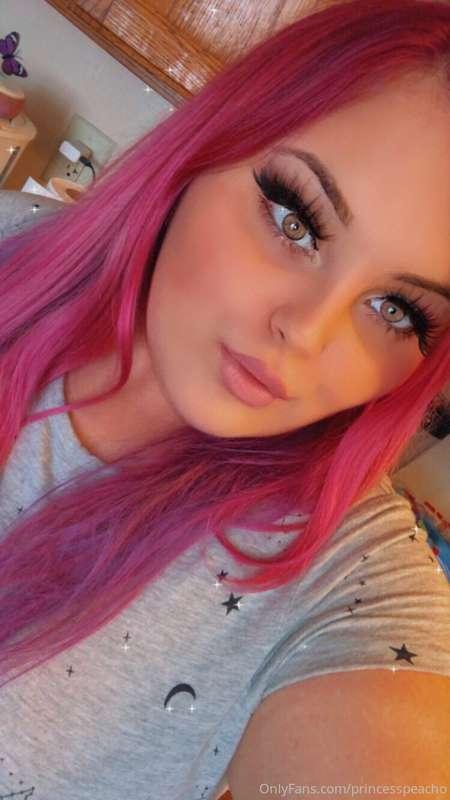 Would you date me or fuck me? 🙈💗