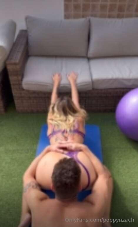 Doing naked yoga in front of Zach goes wrong 🙈 my Yoga instr..