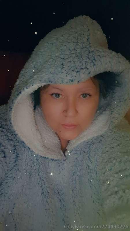 Oh baby I'm so wet. Cum cuddle me xx