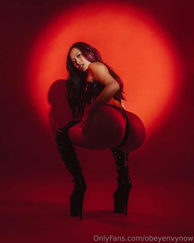 I bet you want to slide your tongue against my latex thong s..