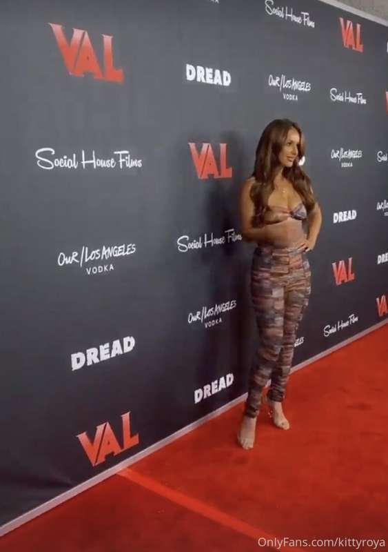 Catch me on the carpet 😘🌹