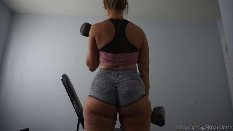 Upscaled scrunch butt booty shorts workout clips.
