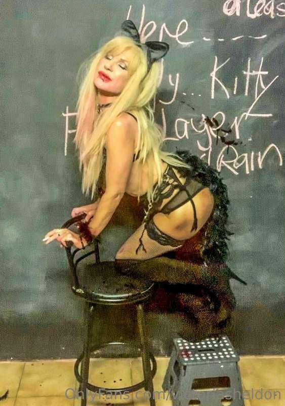 Tell me I’m your favorite dirty girl!