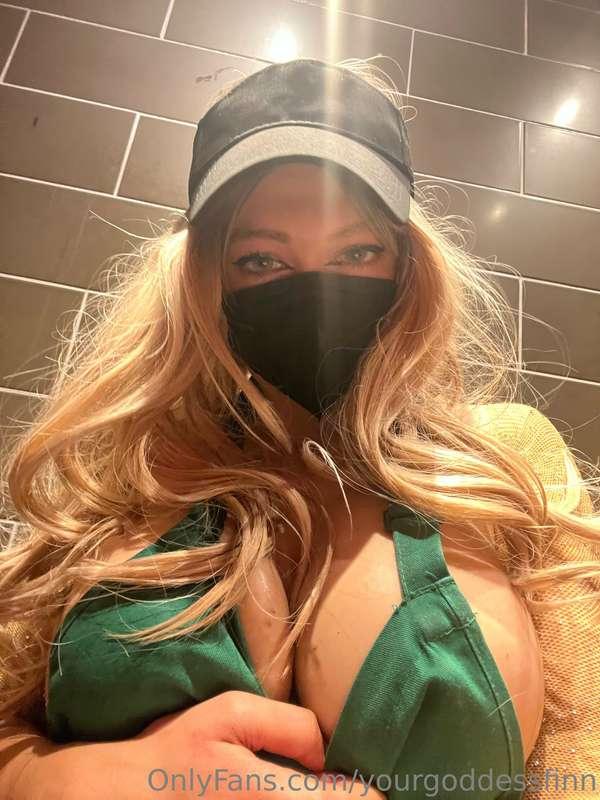 Bringing a little extra spice to your morning brew🫦