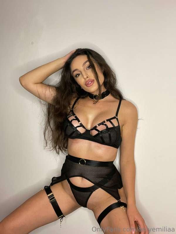I don't mind being dominated in this outfit