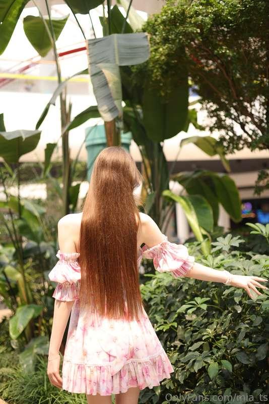 How beautiful this world is... ☀️🌸 Sometimes you just want t..